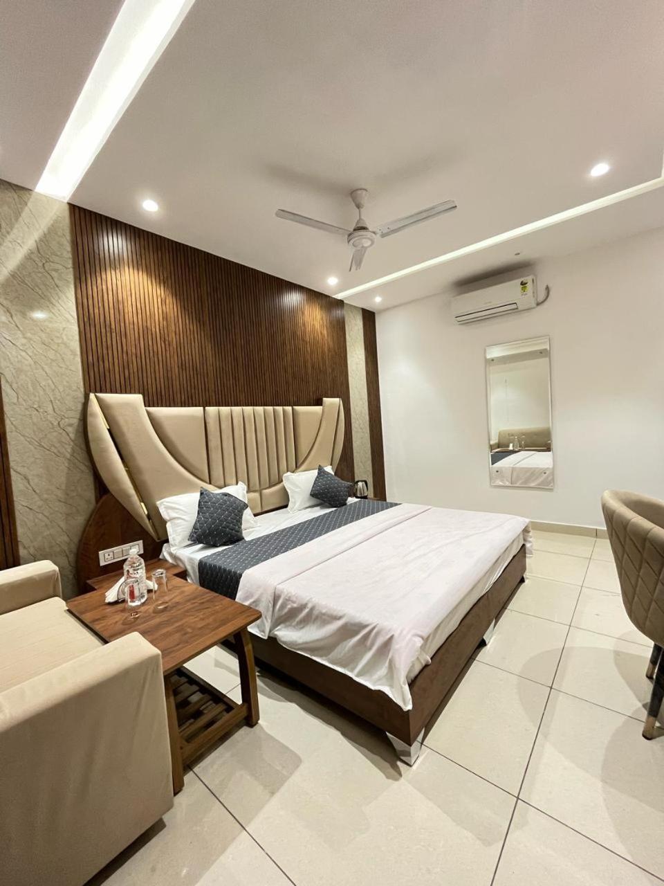Hotel Platinum Inn Ludhiana Exterior photo