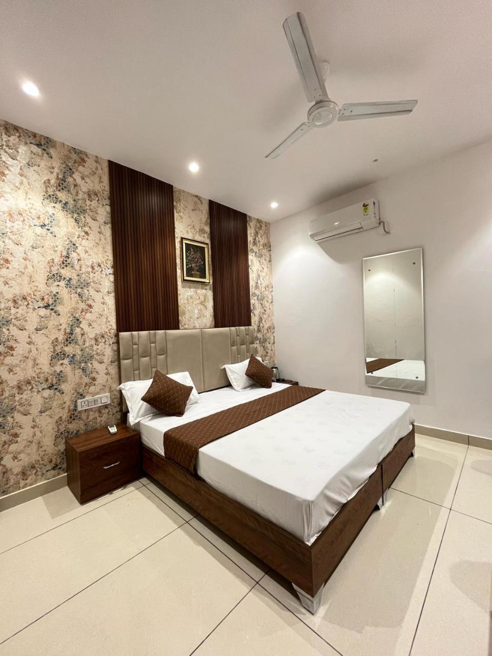 Hotel Platinum Inn Ludhiana Exterior photo